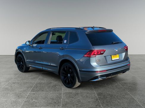 Used 2021 Volkswagen Tiguan SE R-Line image 3