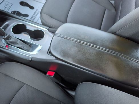 Used 2018 Chevrolet Malibu LT image 17