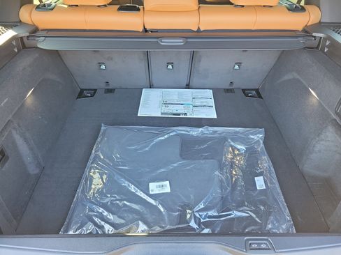 New 2026 BMW X5 M60i image 7