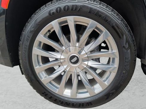 Used 2024 Cadillac Escalade Premium Luxury image 23