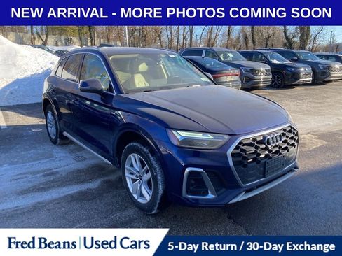 Used 2023 Audi Q5 2.0T Premium w/ Convenience Package image 1