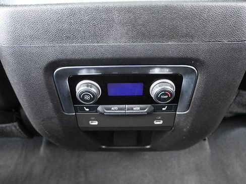 Used 2021 Chevrolet Tahoe Z71 w/ Luxury Package AWD/4WD image 29