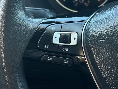 Used 2018 Volkswagen Tiguan S FWD image 31