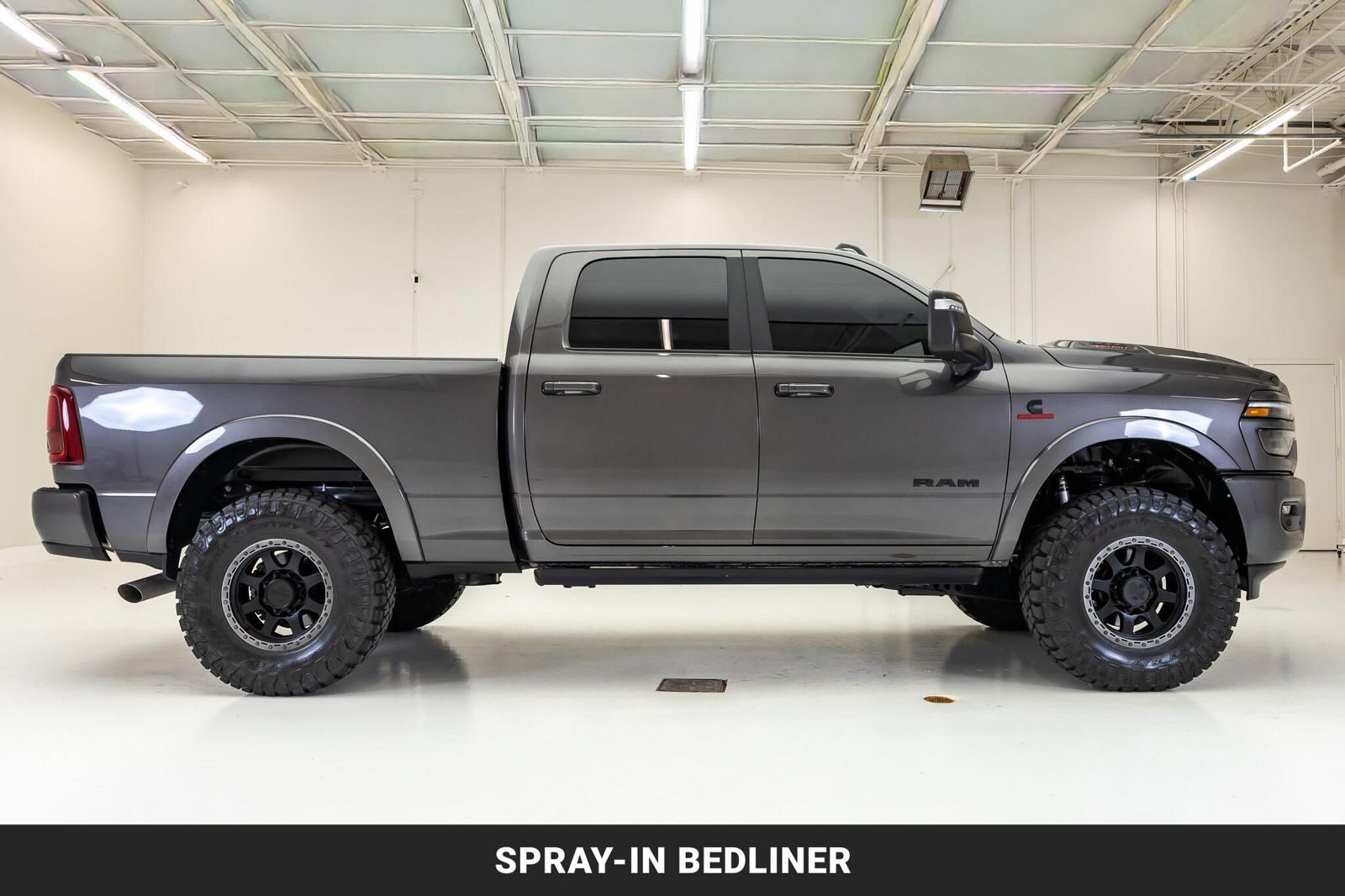 Used 2026 RAM 2500 Limited AWD/4WD image 11