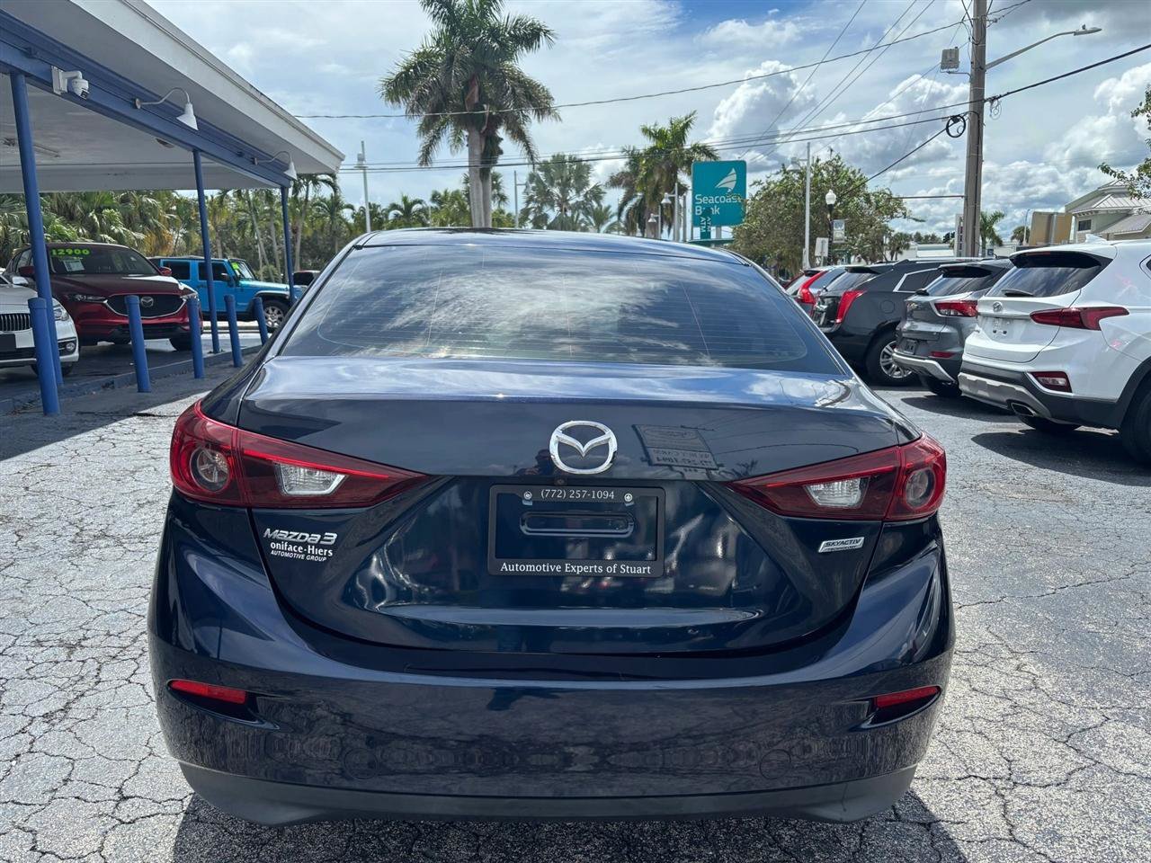 Used 2018 MAZDA MAZDA3 Sport w/ Preferred Equipment Package FWD image 4