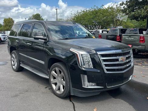 Used 2016 Cadillac Escalade Luxury AWD/4WD image 12