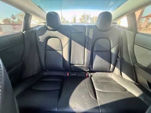 Used 2022 Tesla Model 3 Base image 17