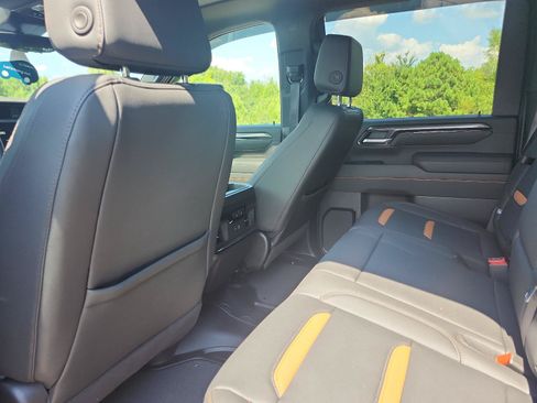 Certified 2025 GMC Sierra 2500 AT4 w/ AT4 Premium Plus Package AWD/4WD image 15