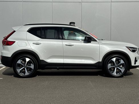 Certified 2026 Volvo XC40 B5 Plus w/ Protection Package Premier AWD/4WD image 6