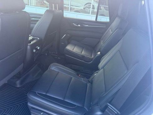 Used 2022 GMC Yukon Denali w/ Denali Premium Package AWD/4WD image 11
