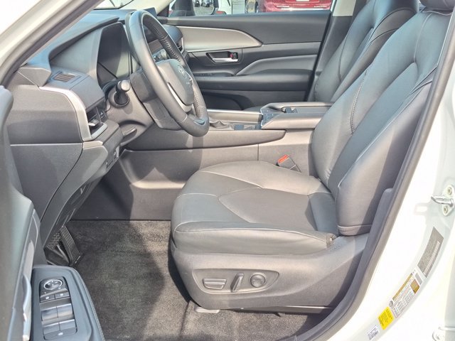 Certified 2024 Toyota Grand Highlander FWD image 9
