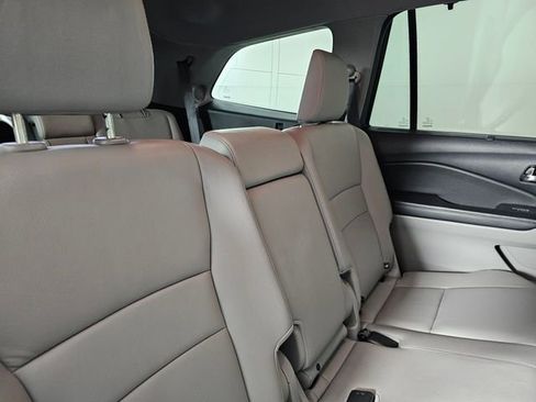 Used 2016 Honda Pilot Touring image 14