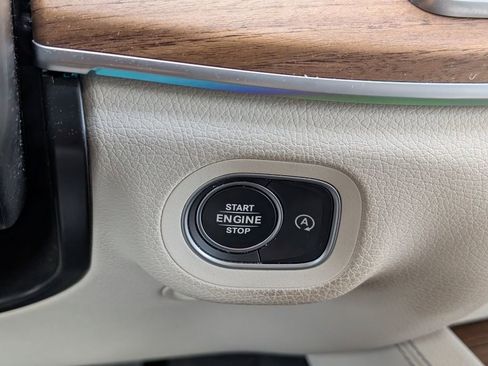 Used 2022 Mercedes-Benz GLE 350 4MATIC image 17