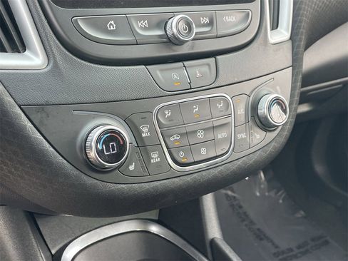 Used 2023 Chevrolet Malibu LT image 27