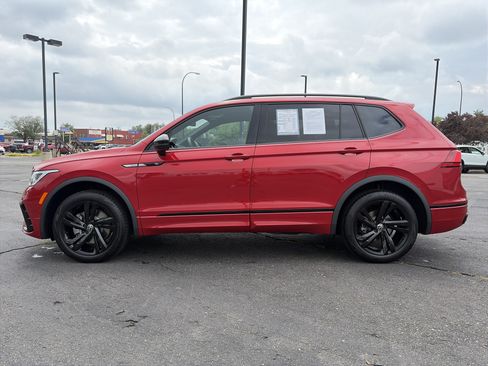 Certified 2024 Volkswagen Tiguan SE R-Line AWD/4WD image 9