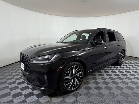 Used 2025 Lincoln Aviator Black Label w/ Jet Appearance Package AWD/4WD image 2