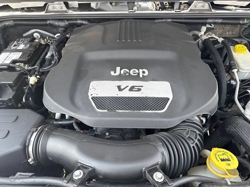 Used 2017 Jeep Wrangler Unlimited Sport w/ Quick Order Package 24S AWD/4WD image 26