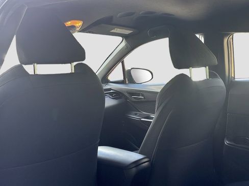 Used 2018 Toyota C-HR XLE image 32