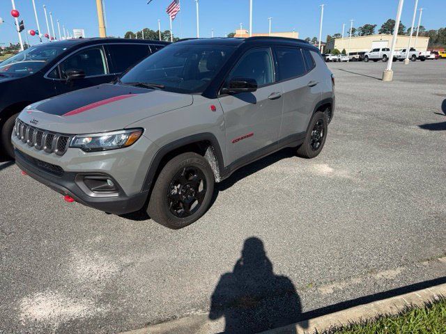 Used 2024 Jeep Compass Trailhawk AWD/4WD image 1