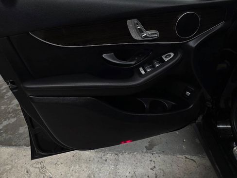 Used 2016 Mercedes-Benz GLC 300 image 12