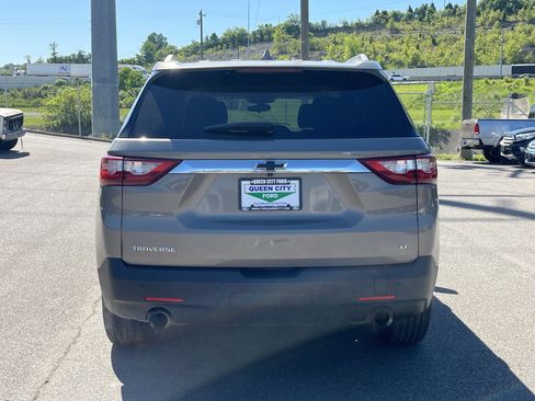 Used 2018 Chevrolet Traverse LT FWD image 6