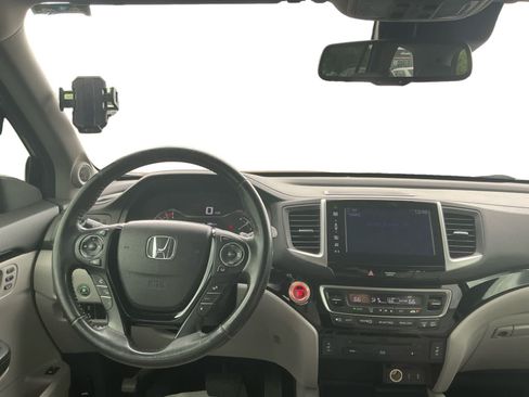 Used 2016 Honda Pilot Touring image 10