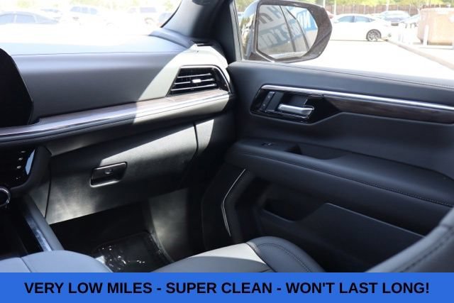 Used 2026 Chevrolet Tahoe LT RWD image 14