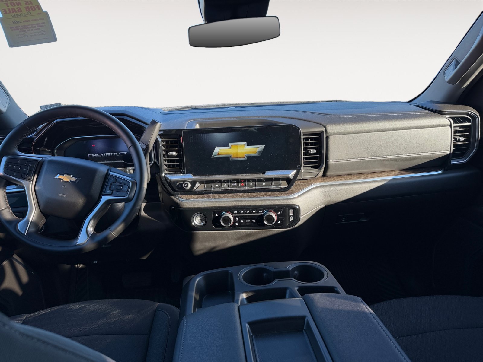 Used 2024 Chevrolet Silverado 1500 LT AWD/4WD image 10