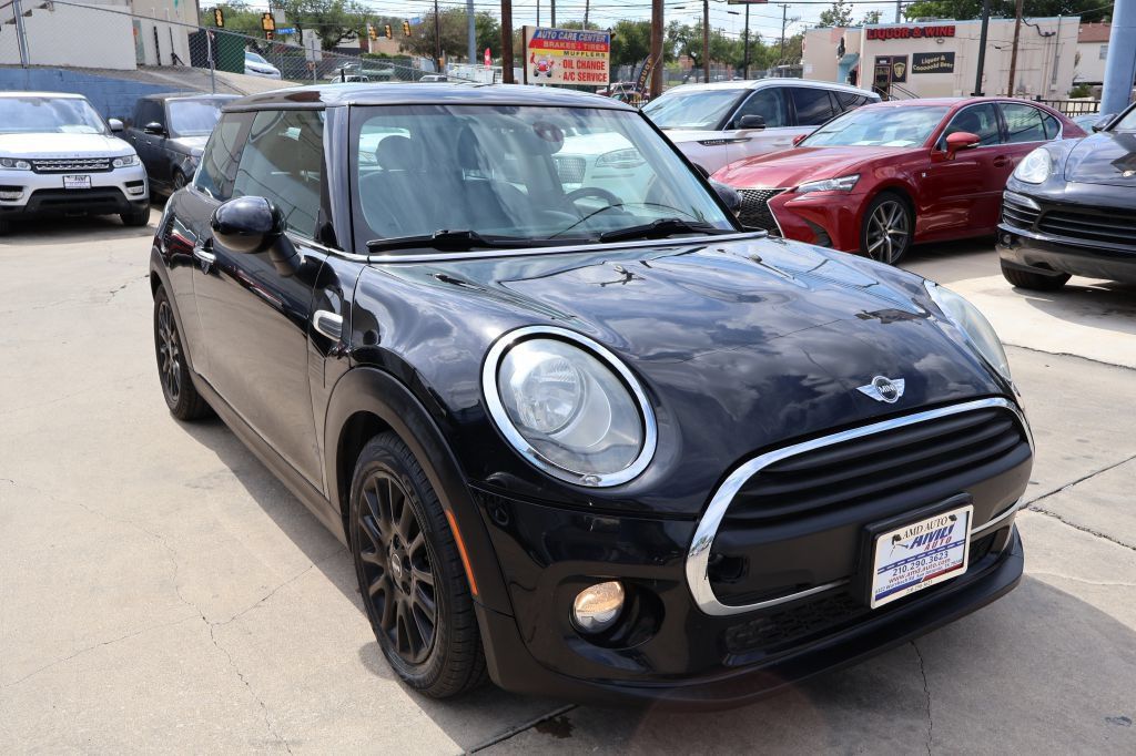 Used 2017 MINI Cooper 2-Door Hardtop FWD image 1