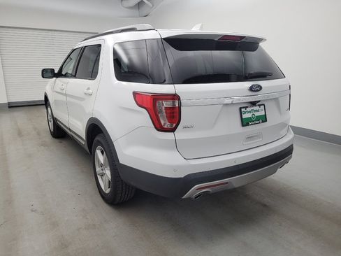 Used 2017 Ford Explorer XLT AWD/4WD image 5