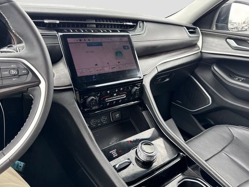 Used 2023 Jeep Grand Cherokee L Limited w/ Luxury Tech Group II image 21