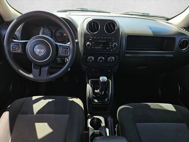 Used 2017 Jeep Patriot Sport FWD image 17