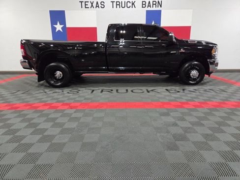 Used 2024 RAM 3500 Tradesman w/ Chrome Appearance Group AWD/4WD image 13
