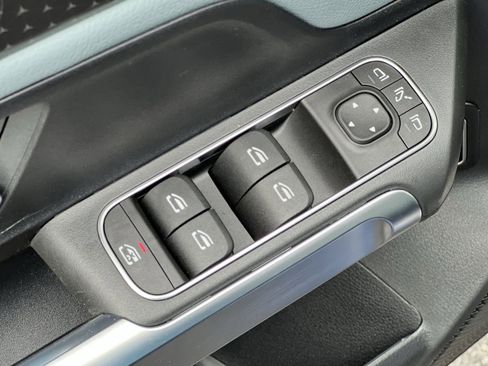 New 2026 Mercedes-Benz GLB 250 4MATIC image 13