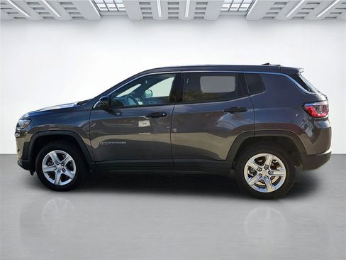 Used 2023 Jeep Compass Sport image 8