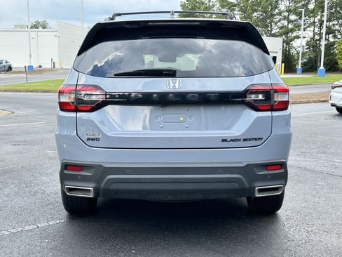 Used 2025 Honda Pilot Black Edition image 13