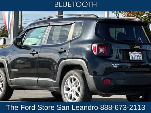 Used 2016 Jeep Renegade Latitude w/ Cold Weather Group image 5