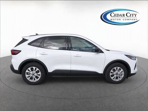 Used 2026 Ford Escape Active w/ Tech Pack #1 AWD/4WD image 8