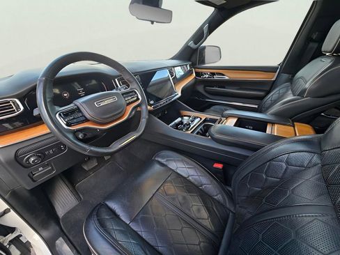 Used 2024 Jeep Grand Wagoneer L Series III image 71