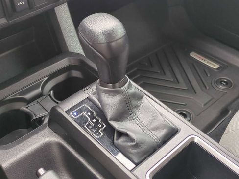 Used 2022 Toyota Tacoma SR AWD/4WD image 15