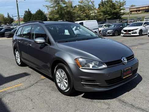 Used 2016 Volkswagen Golf S image 3