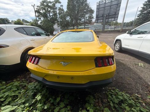 Used 2024 Ford Mustang Coupe RWD image 7