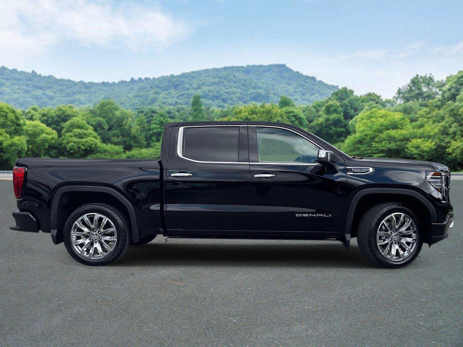 Used 2023 GMC Sierra 1500 Denali AWD/4WD image 2