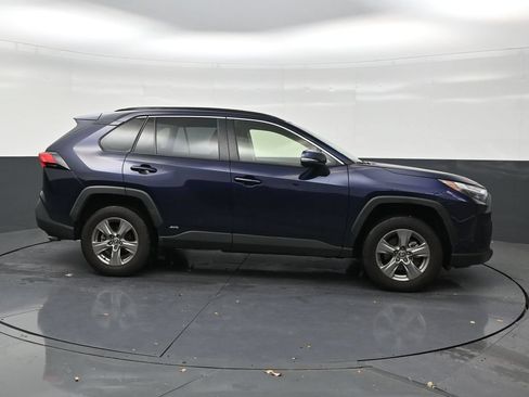 Used 2025 Toyota RAV4 XLE AWD/4WD image 6