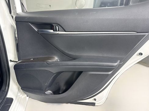 Used 2021 Toyota Camry LE FWD image 27