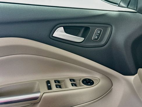 Used 2018 Ford Escape SEL w/ Ford Safe & Smart Package FWD image 18