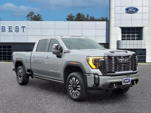 Used 2024 GMC Sierra 2500 Denali Ultimate w/ Max Trailering Package AWD/4WD image 9