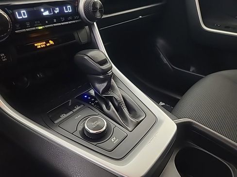 Used 2019 Toyota RAV4 LE w/ Carpet Mat Package AWD/4WD image 35