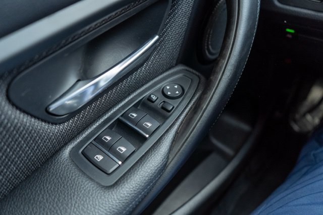 Used 2018 BMW M3 RWD image 18
