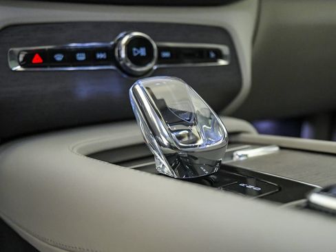 Certified 2023 Volvo XC90 B6 Ultimate w/ Protection Package Premier AWD/4WD image 22